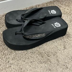 Yellow Box Lonnie Black Rhinestone Wedge Sandals size 11